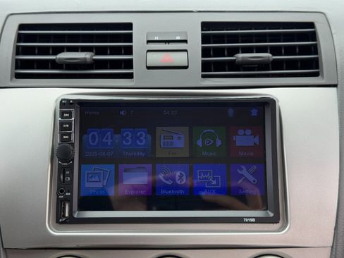 Used 2010 Toyota Camry image 23