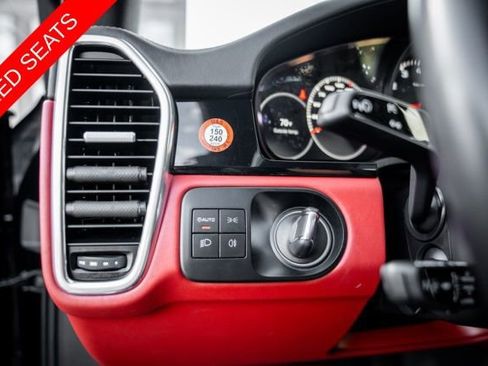 Used 2023 Porsche Cayenne Platinum Edition AWD/4WD image 29