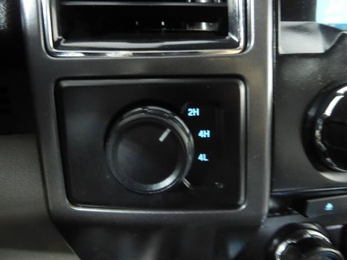 Used 2017 Ford F150 XLT w/ Equipment Group 302A Luxury image 15