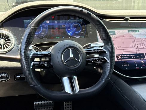 Used 2022 Mercedes-Benz EQS 580 4MATIC Sedan image 38