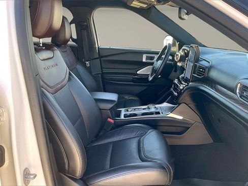 Used 2022 Ford Explorer Platinum w/ Technology Package image 7