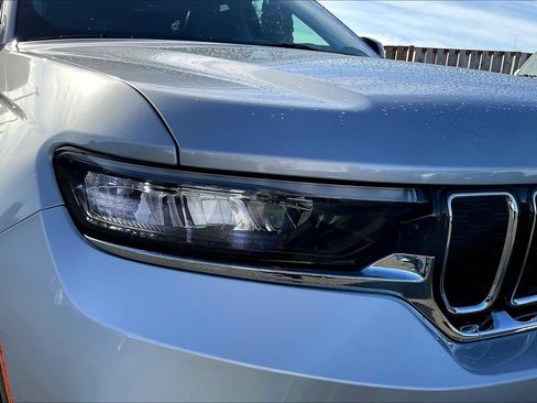 Used 2024 Jeep Grand Cherokee Limited 4xe image 28