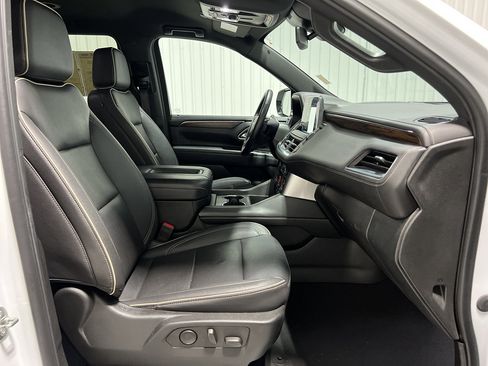 Used 2023 Chevrolet Suburban Premier image 29