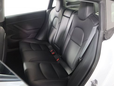 Used 2022 Tesla Model 3 Standard Range image 30