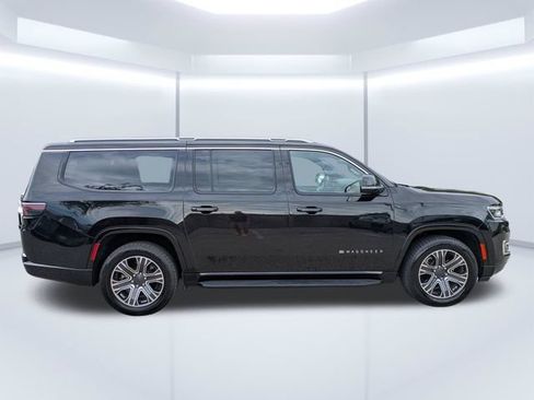 Used 2024 Jeep Wagoneer L Series II RWD image 3