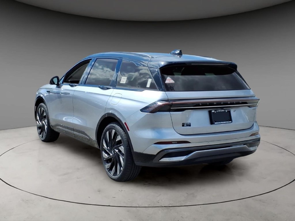 New 2026 Lincoln Nautilus Reserve w/ Jet Appearance Package AWD/4WD image 3
