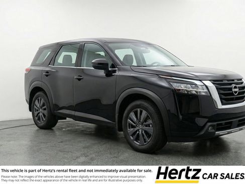 Used 2025 Nissan Pathfinder SV image 1