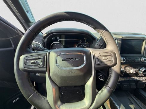 Used 2023 GMC Sierra 3500 Denali w/ Denali Black Diamond Edition AWD/4WD image 9