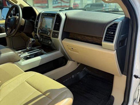 Used 2019 Ford F150 Lariat image 11