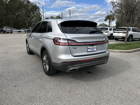 Used 2019 Lincoln Nautilus Select image 4