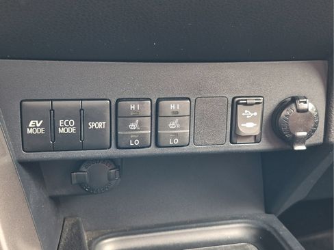 Used 2017 Toyota RAV4 Limited w/ Advanced Technology Package AWD/4WD image 26