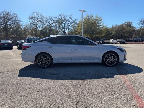 Used 2024 Nissan Altima 2.0 SR image 4