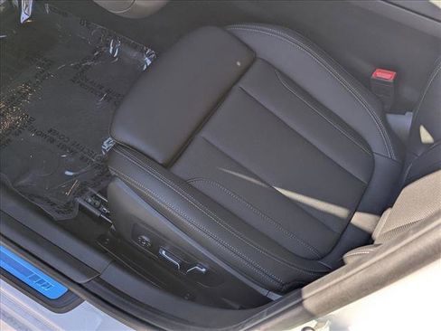 New 2026 BMW 330i Sedan w/ M Sport Package image 4