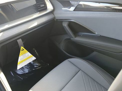 New 2026 Volkswagen Tiguan SE R-Line image 16