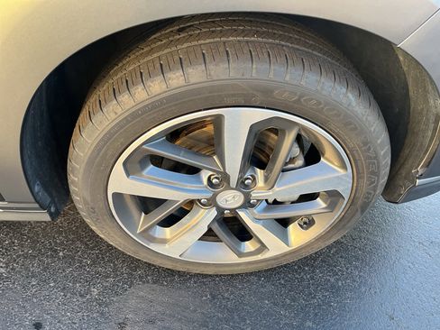 Used 2021 Hyundai Kona Limited image 34