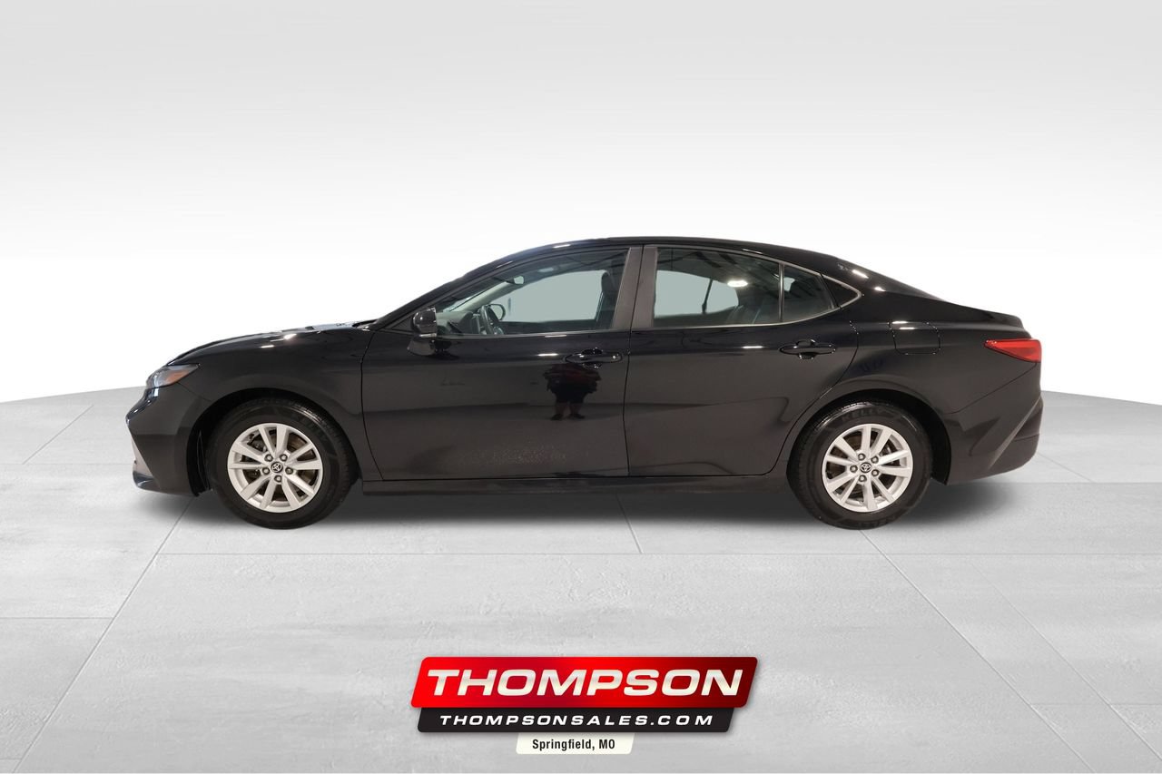 Used 2025 Toyota Camry LE FWD image 1