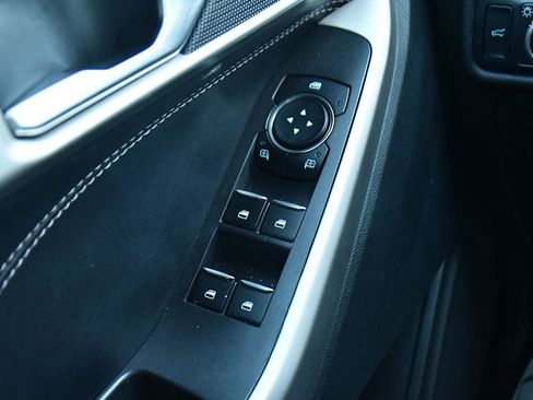 Used 2022 Ford Explorer XLT w/ Equipment Group 202A image 25