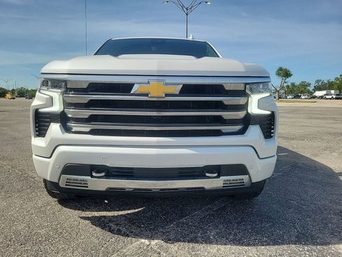 Used 2024 Chevrolet Silverado 1500 High Country w/ Technology Package AWD/4WD image 3