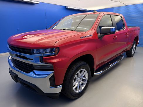 Used 2022 Chevrolet Silverado 1500 LT AWD/4WD image 4