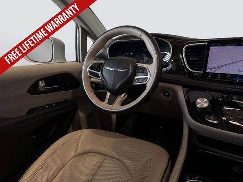 Used 2021 Chrysler Pacifica Limited w/ Premium & Safety Sphere Group FWD image 29