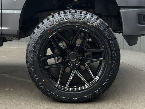 Used 2025 Ford F150 Lariat AWD/4WD image 9