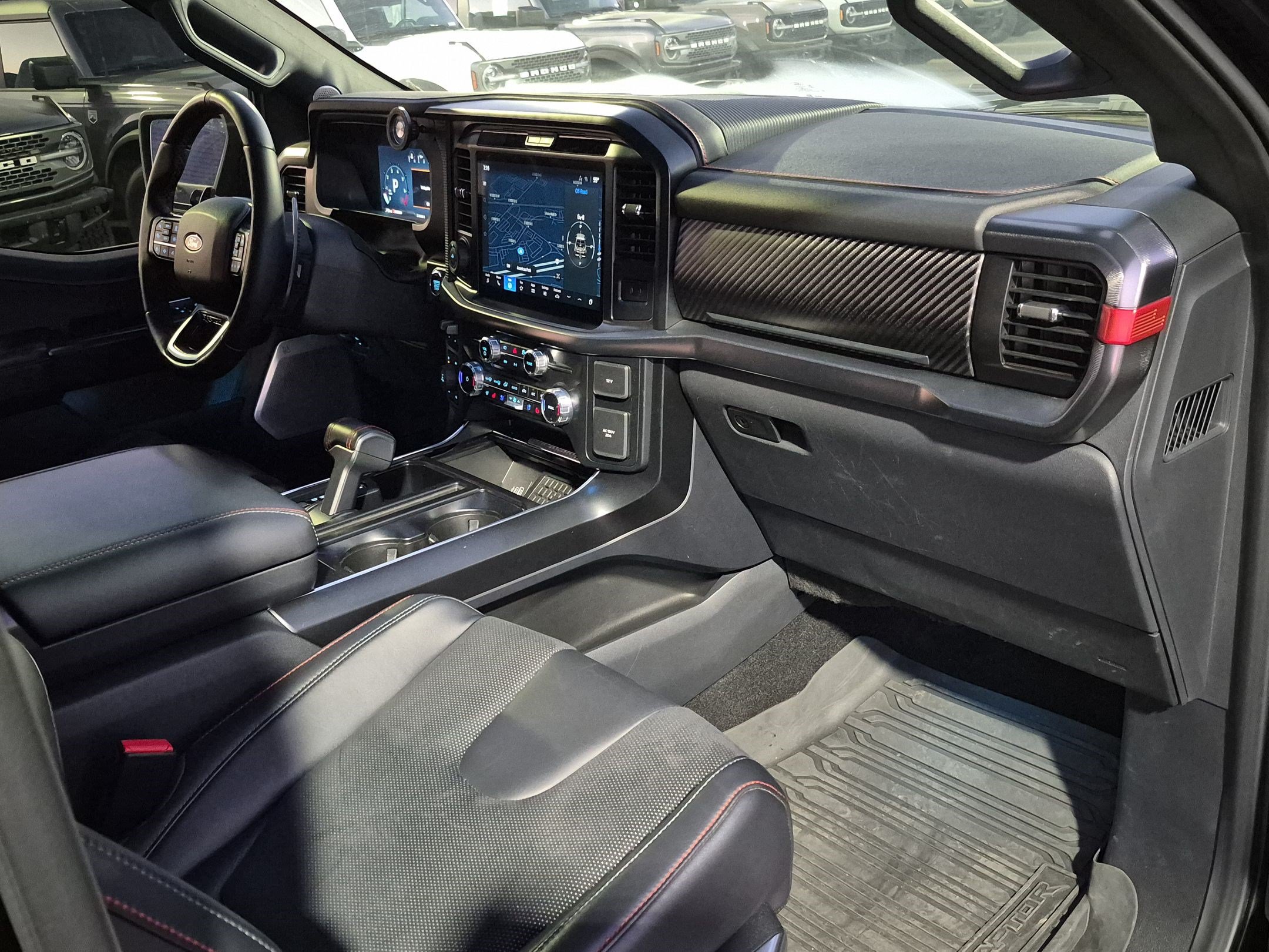 Used 2025 Ford F150 Raptor AWD/4WD image 36