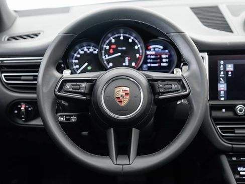 Used 2025 Porsche Macan image 11