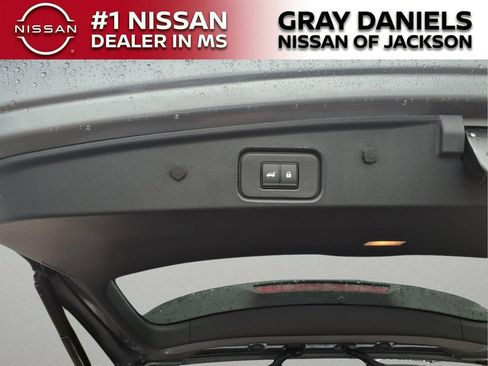 New 2026 Nissan Pathfinder Platinum w/ Accent Package FWD image 10
