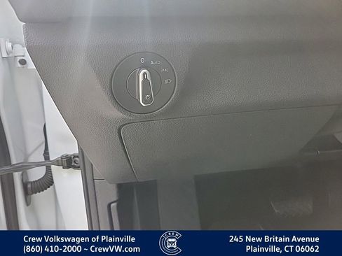 Certified 2023 Volkswagen Jetta SE w/ Panoramic Sunroof Package FWD image 41