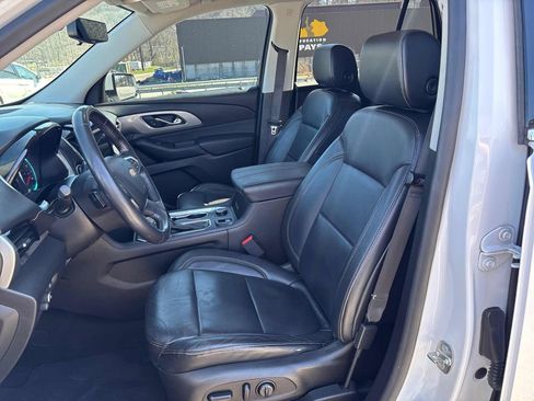 Used 2018 Chevrolet Traverse LT image 12