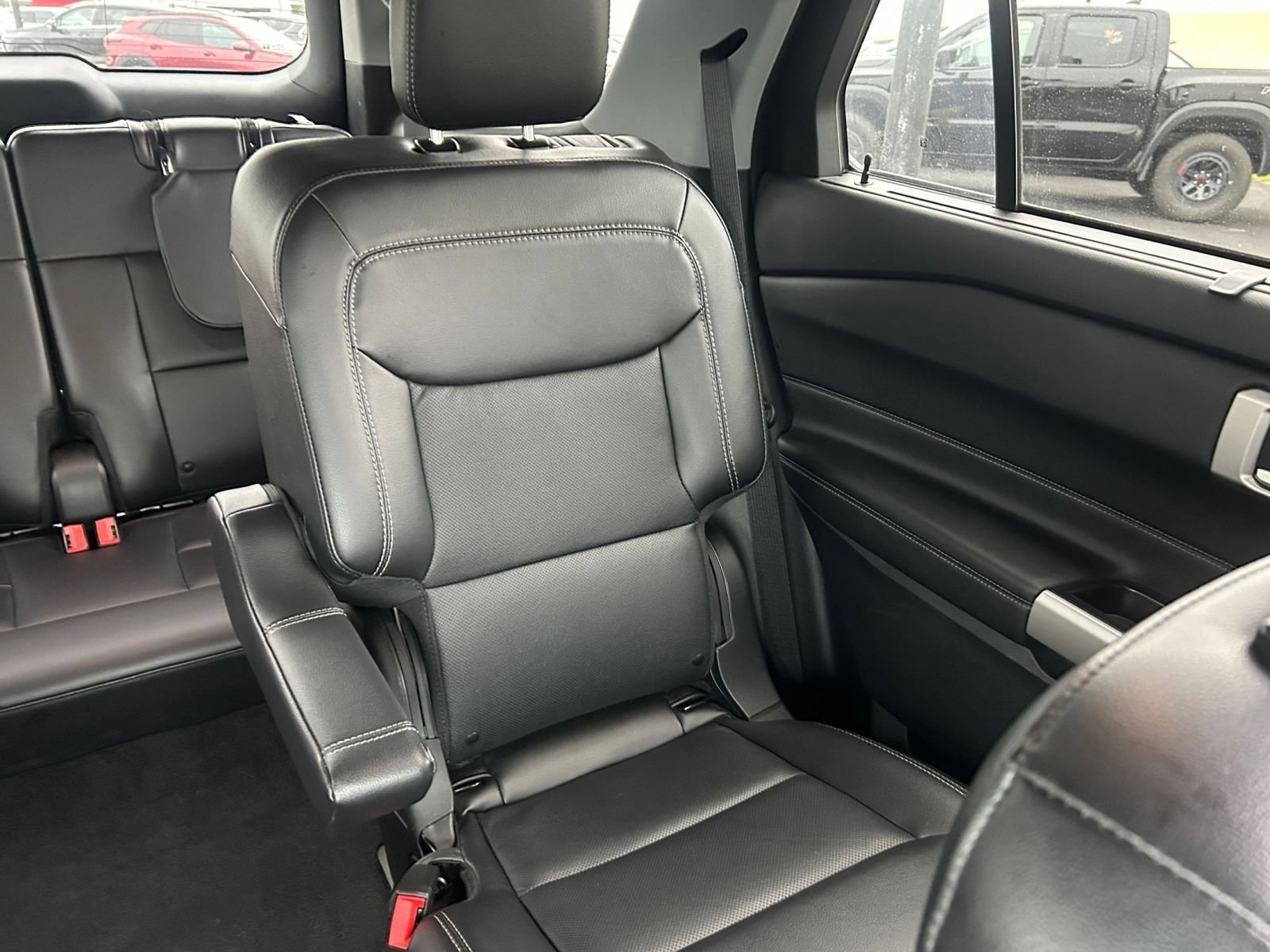 Used 2024 Ford Explorer Limited RWD image 40