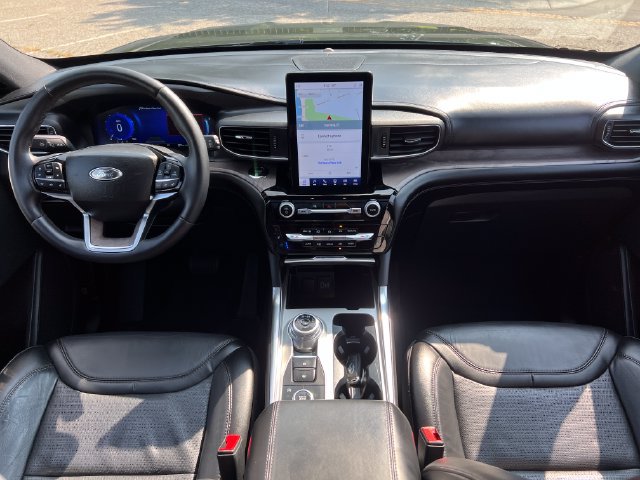 Certified 2023 Ford Explorer Platinum w/ Technology Package AWD/4WD image 36