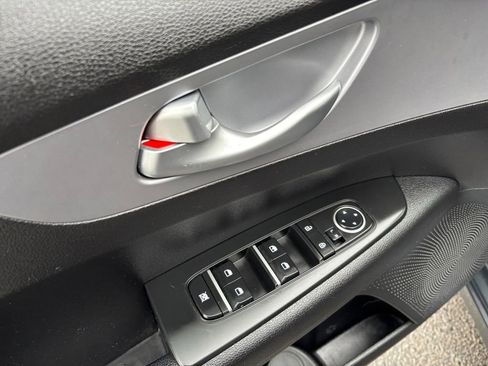 Used 2023 Kia Forte LX image 16