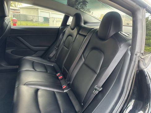 Used 2018 Tesla Model 3 Long Range image 8
