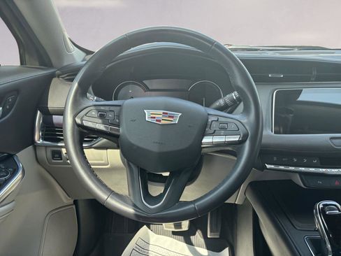 Used 2023 Cadillac XT4 Luxury FWD image 12