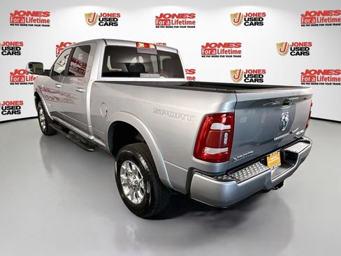 Used 2022 RAM 2500 Laramie AWD/4WD image 2