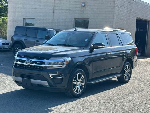 Used 2023 Ford Expedition Limited AWD/4WD image 2