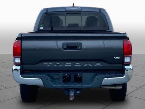 Used 2019 Toyota Tacoma SR5 RWD image 5
