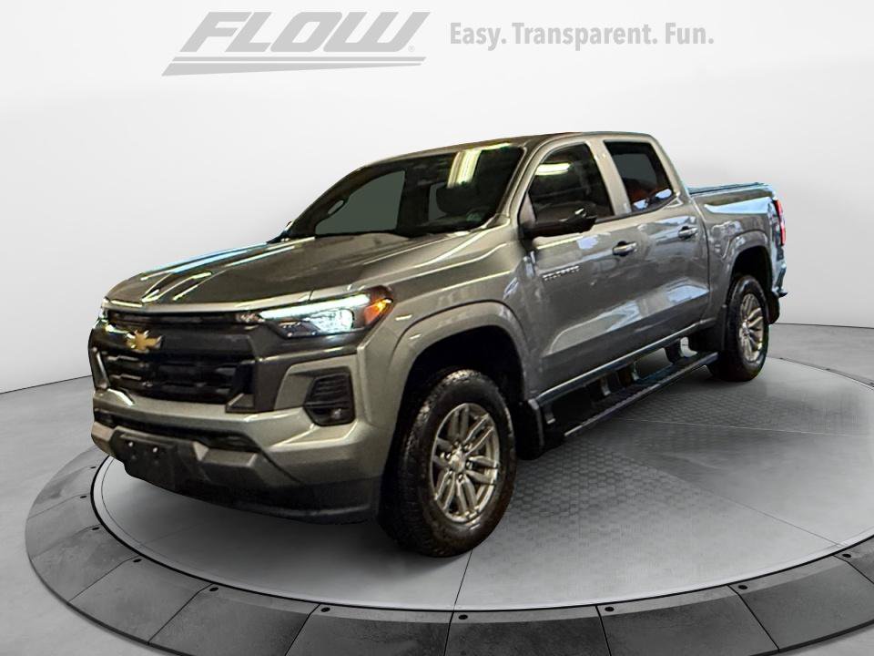 Used 2025 Chevrolet Colorado W/T w/ Advanced Trailering Package AWD/4WD image 4