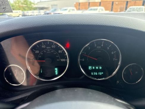 Used 2015 Jeep Wrangler Sahara w/ Connectivity Group AWD/4WD image 15