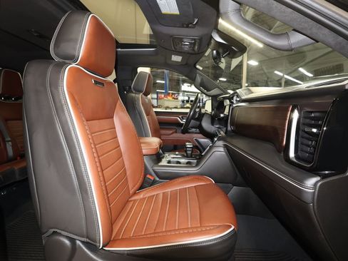 Used 2025 GMC Sierra 1500 Denali Ultimate image 29