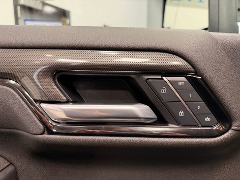 Used 2025 GMC Sierra 2500 AT4 w/ AT4 Premium Plus Package image 29