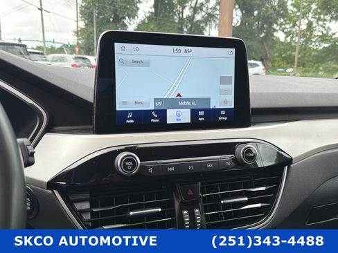 Used 2022 Ford Escape SEL w/ Technology Package FWD image 16