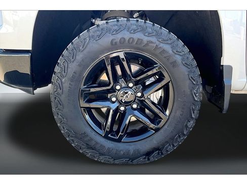 Used 2024 Chevrolet Silverado 1500 LT Trail Boss w/ Convenience Package II AWD/4WD image 35