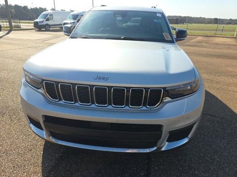 Used 2021 Jeep Grand Cherokee L Limited image 3