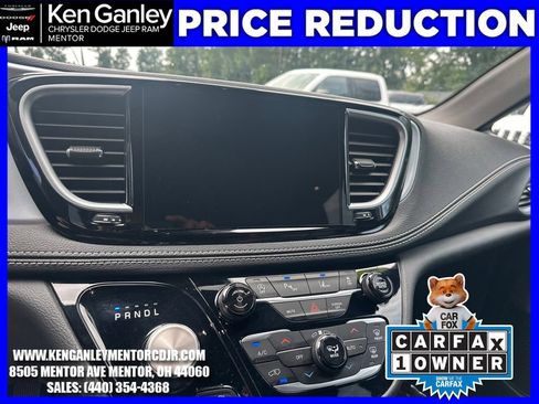 Used 2025 Chrysler Pacifica Limited FWD image 18