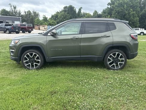 Used 2017 Jeep Compass Limited AWD/4WD image 3