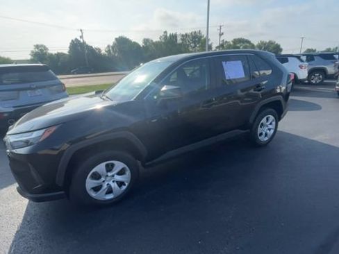 Used 2024 Toyota RAV4 LE AWD/4WD image 6