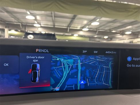 Used 2025 Lincoln Nautilus Reserve image 15