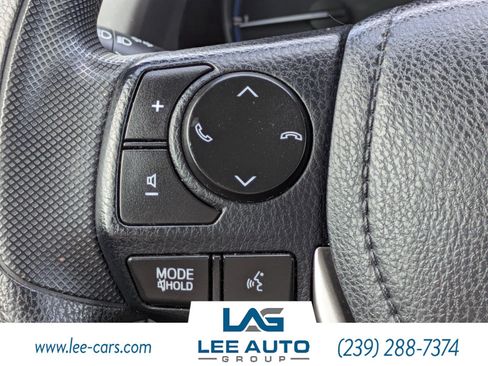 Used 2018 Toyota RAV4 LE FWD image 19